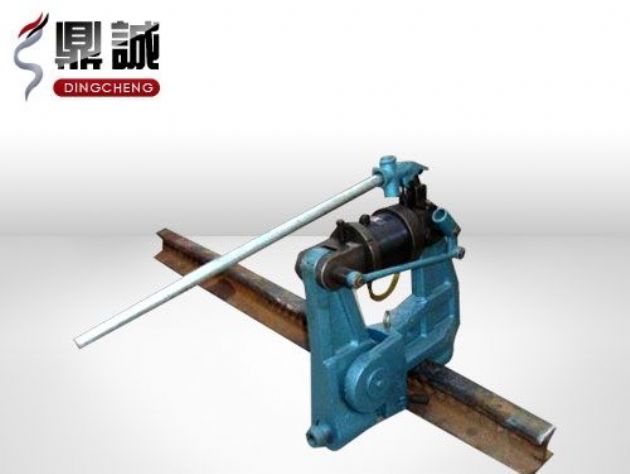 点击查看详细信息<br>标题：液压钢轨挤孔机 阅读次数：5186
